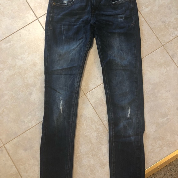 Dark washed distressed jeans - Picture 4 of 6